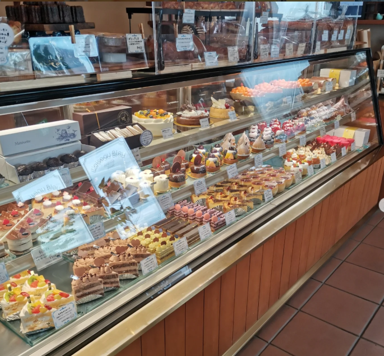 パティスリーカフェ ロワゾブルーのショーケース